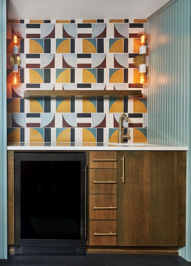 Blacken Fridge Reflection